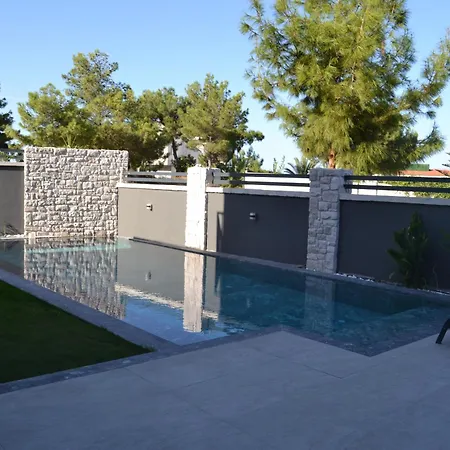 Villam Βίλα Çeşme